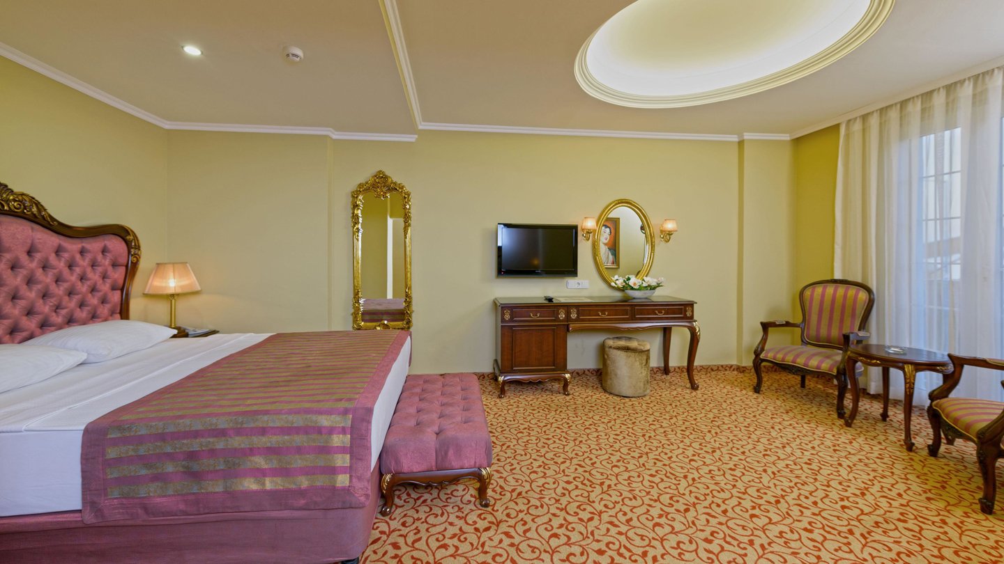 Luxury Suite