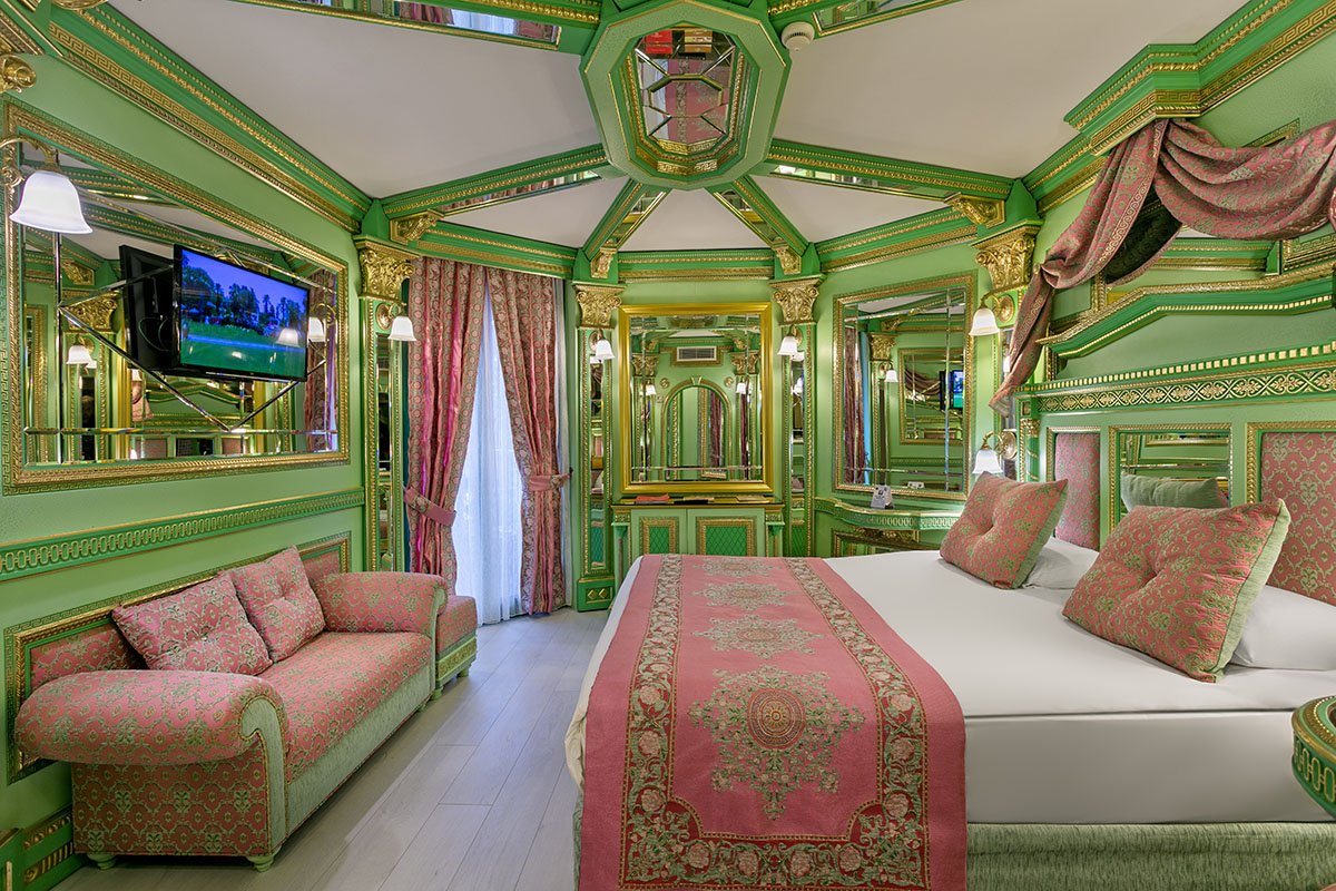 Standard Club Room