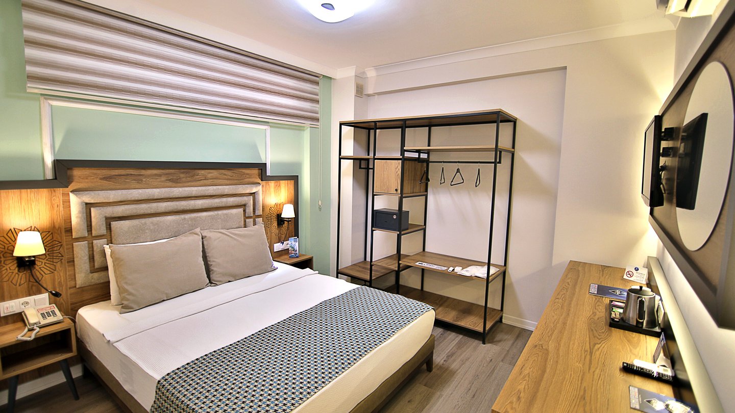 Economy Room