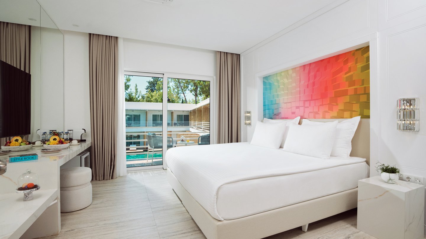 Aphel Lagoon Duplex Swim Up Suite