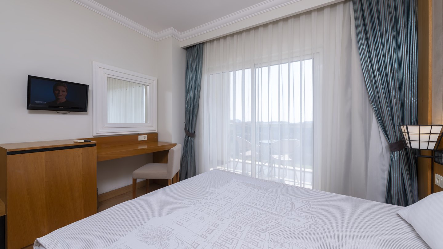 Economy Room