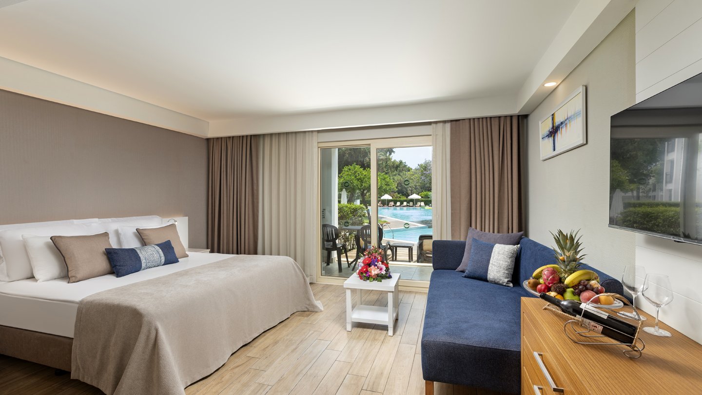 Lagoon Room
