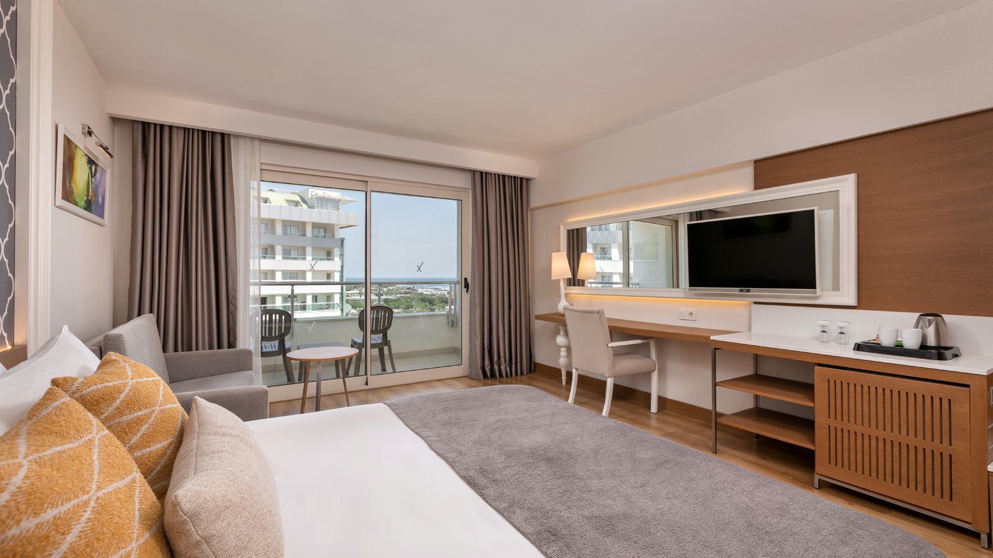 Deluxe Side Sea View