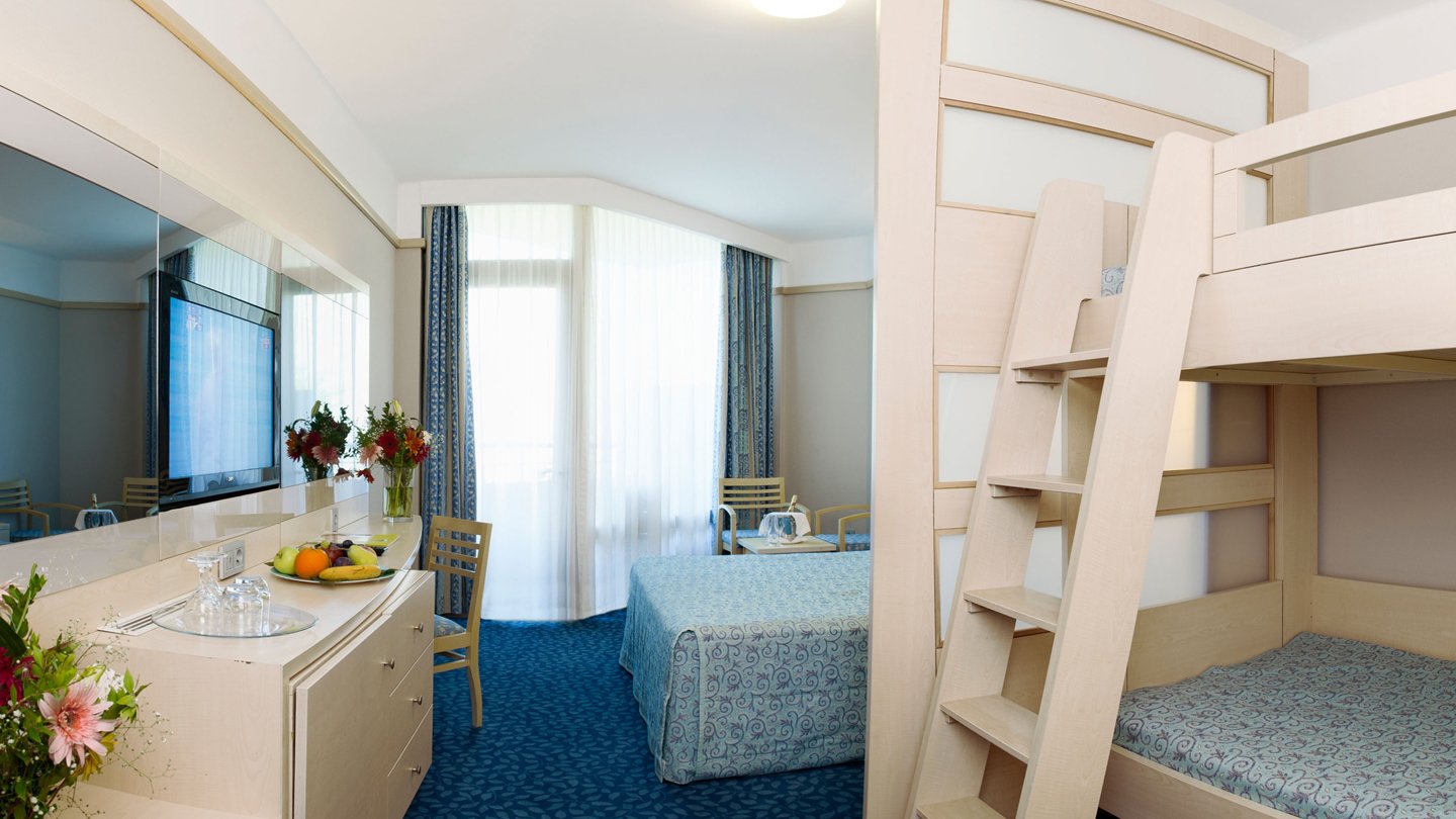 Family Bunkbed Room