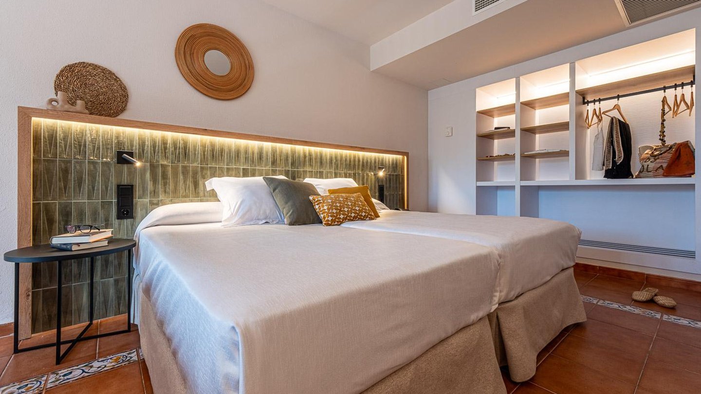 Duplex Room.