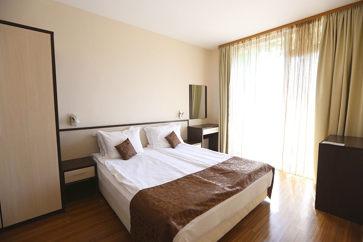 1 Bedroom Apartment