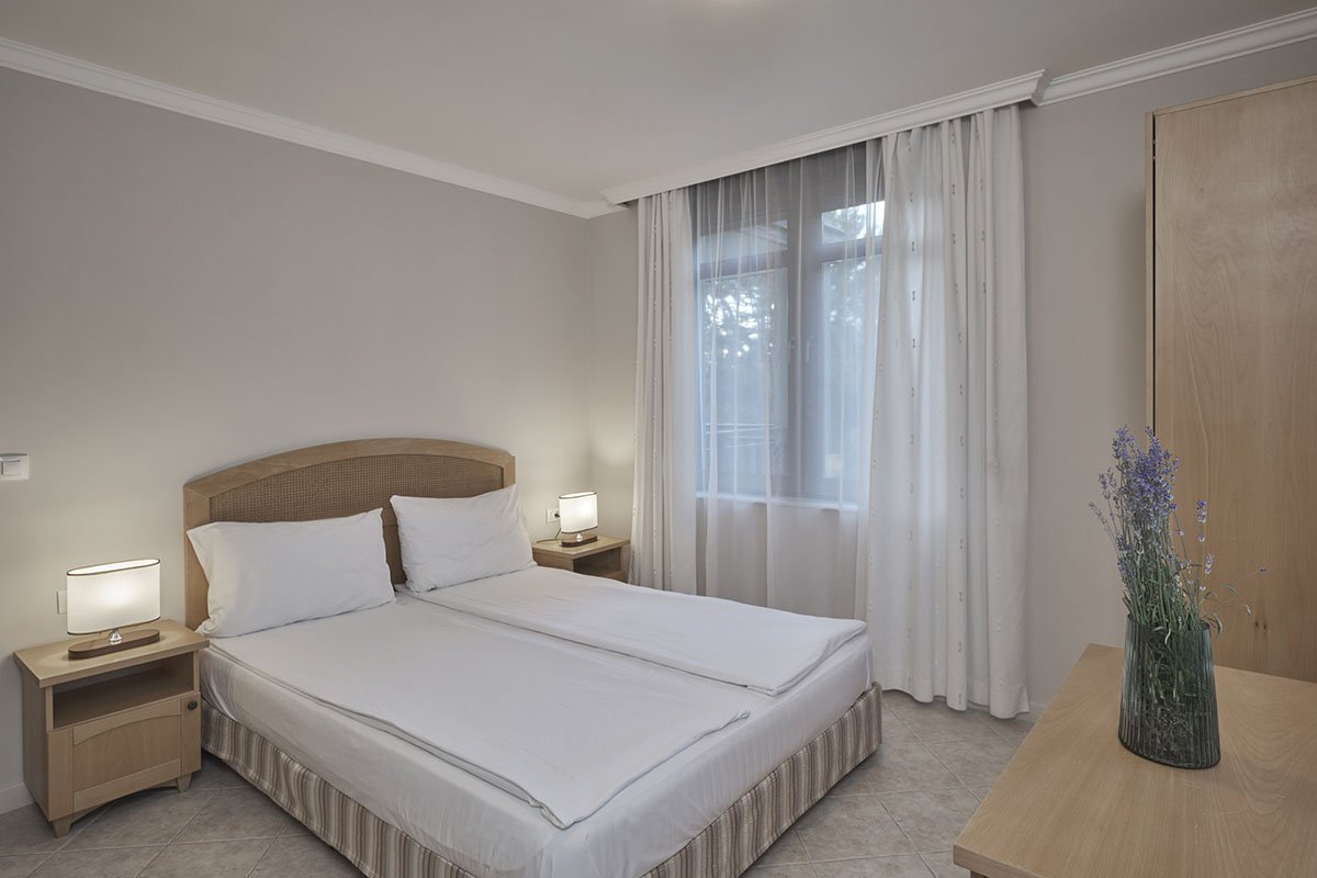 1 Bedroom Apartment