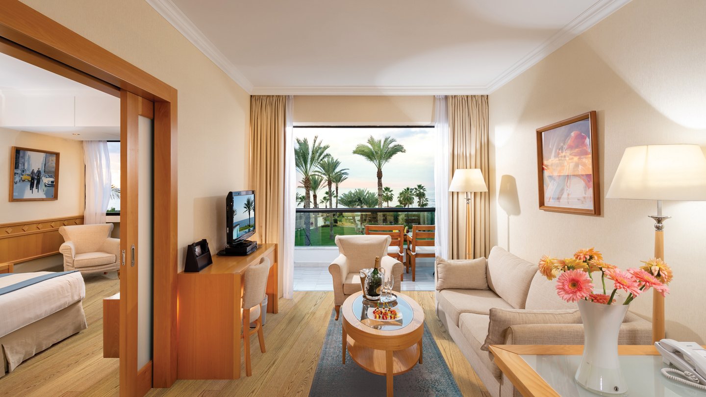 Superior 1 Bedroom Suite Sea View