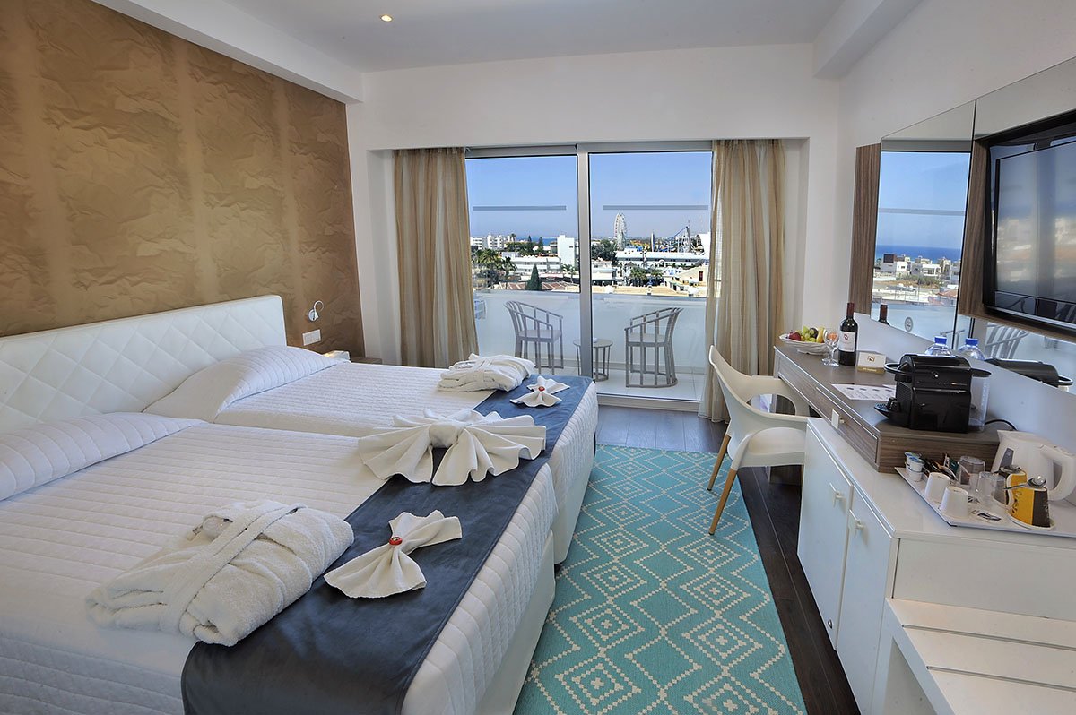 Deluxe Side Sea View