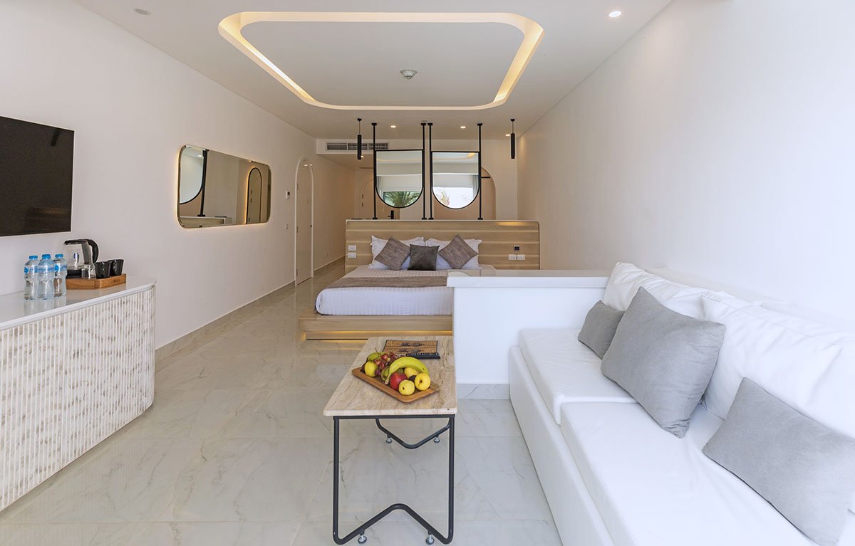 Deluxe Swim-Up Room