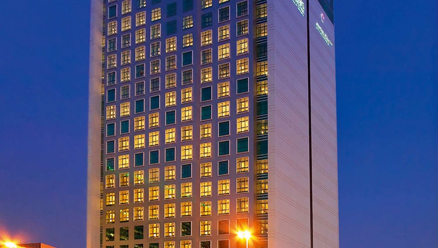 Park Regis Kris Kin Hotel Airport Shuttle www.novatours.ee