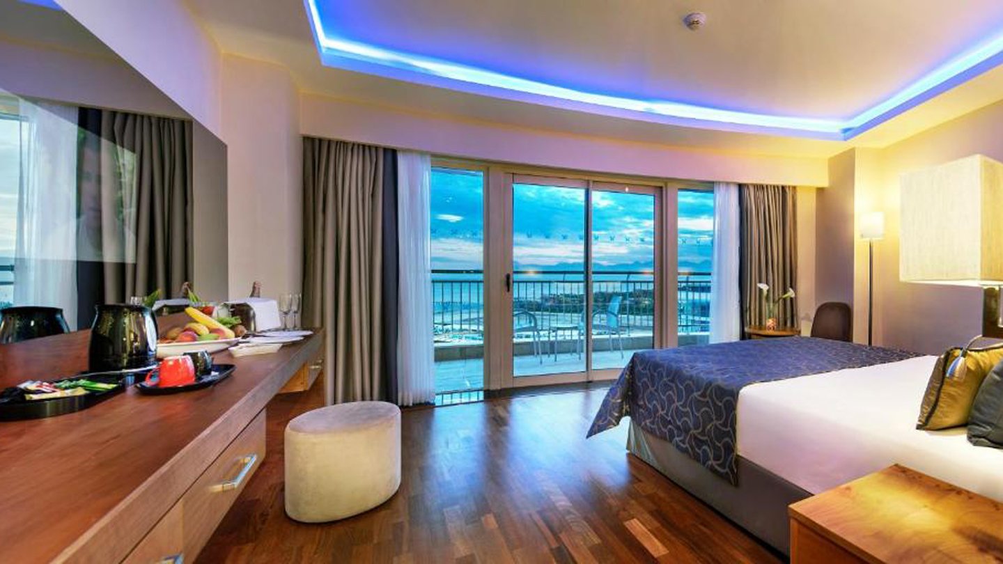 Standard Side Sea View