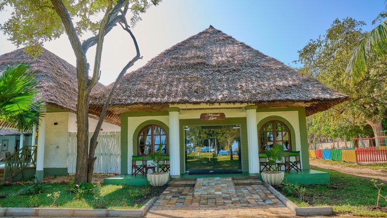 Neptune Village Beach Resort 4